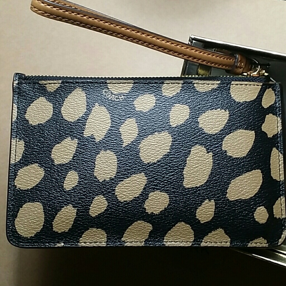 🌷COACH BOXED WRISTLET🌷🌷 - Picture 7 of 8
